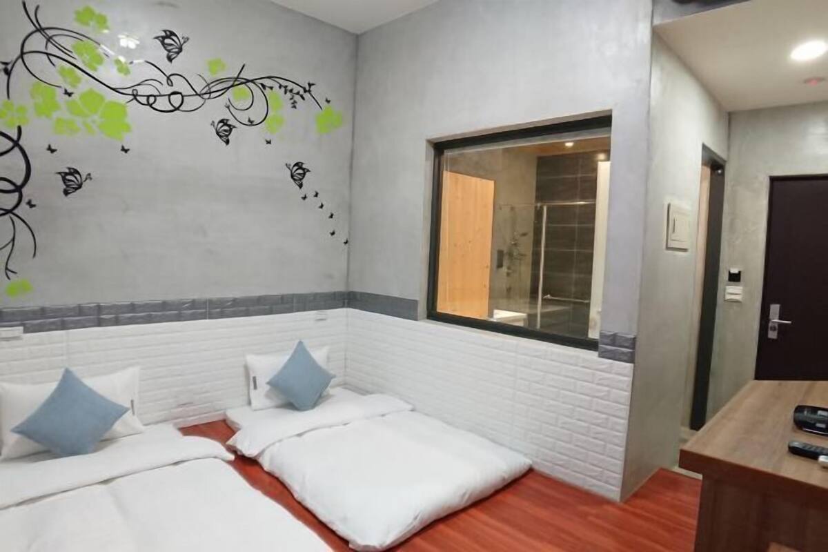 Premium bedding, down comforters, memory foam beds, desk