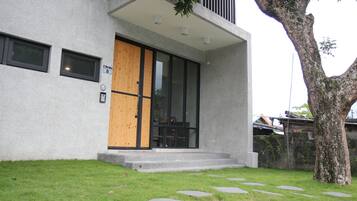 Entrée de l’hébergement