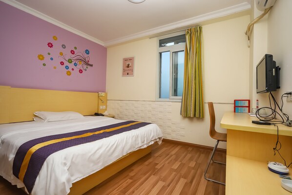 Economy Double Room | Desk, blackout curtains, iron/ironing board, free WiFi - YuanMan Hotel (Huizhou)