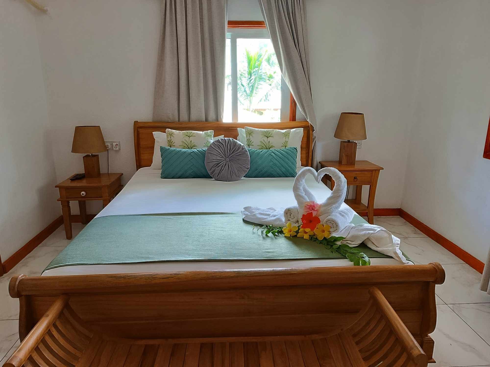 Basic Double Room, 1 Queen Bed, Non Smoking | 3 bedrooms, minibar, in-room safe, free WiFi