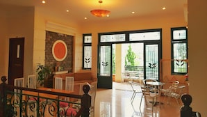 Hallway - Moon's Hill Villa (Lam Vien - Da Lat)