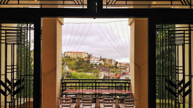 Breakfast, lunch and dinner served - Moon's Hill Villa (Lam Vien - Da Lat)