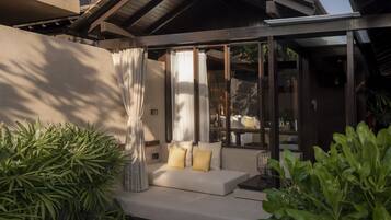 Arcadia Villa by the Pool | Balcony