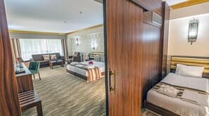 Studio Suite Premium, pemandangan lembah | Brankas, meja kerja, kedap suara, dan tempat tidur bayi gratis