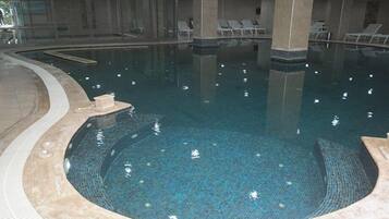 4 indoor pools, outdoor pool