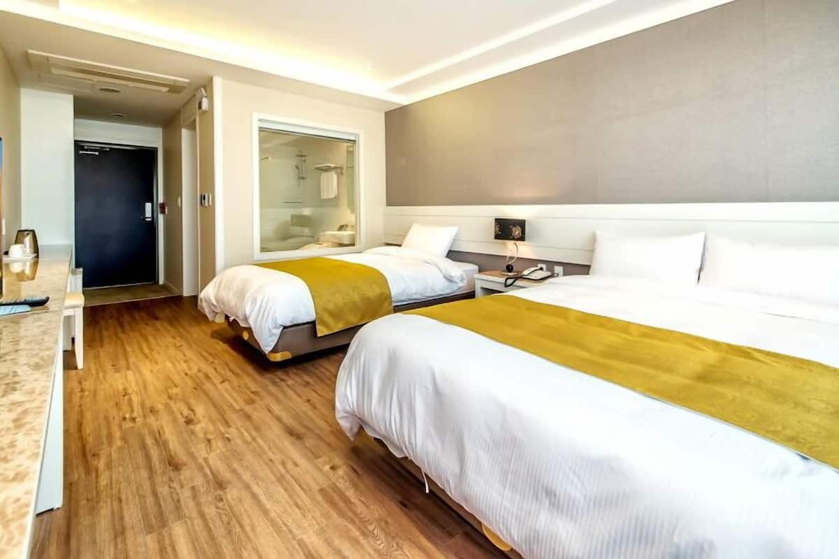 superior deluxe twin room | 1 bedroom, soundproofing, free wifi, bed sheets