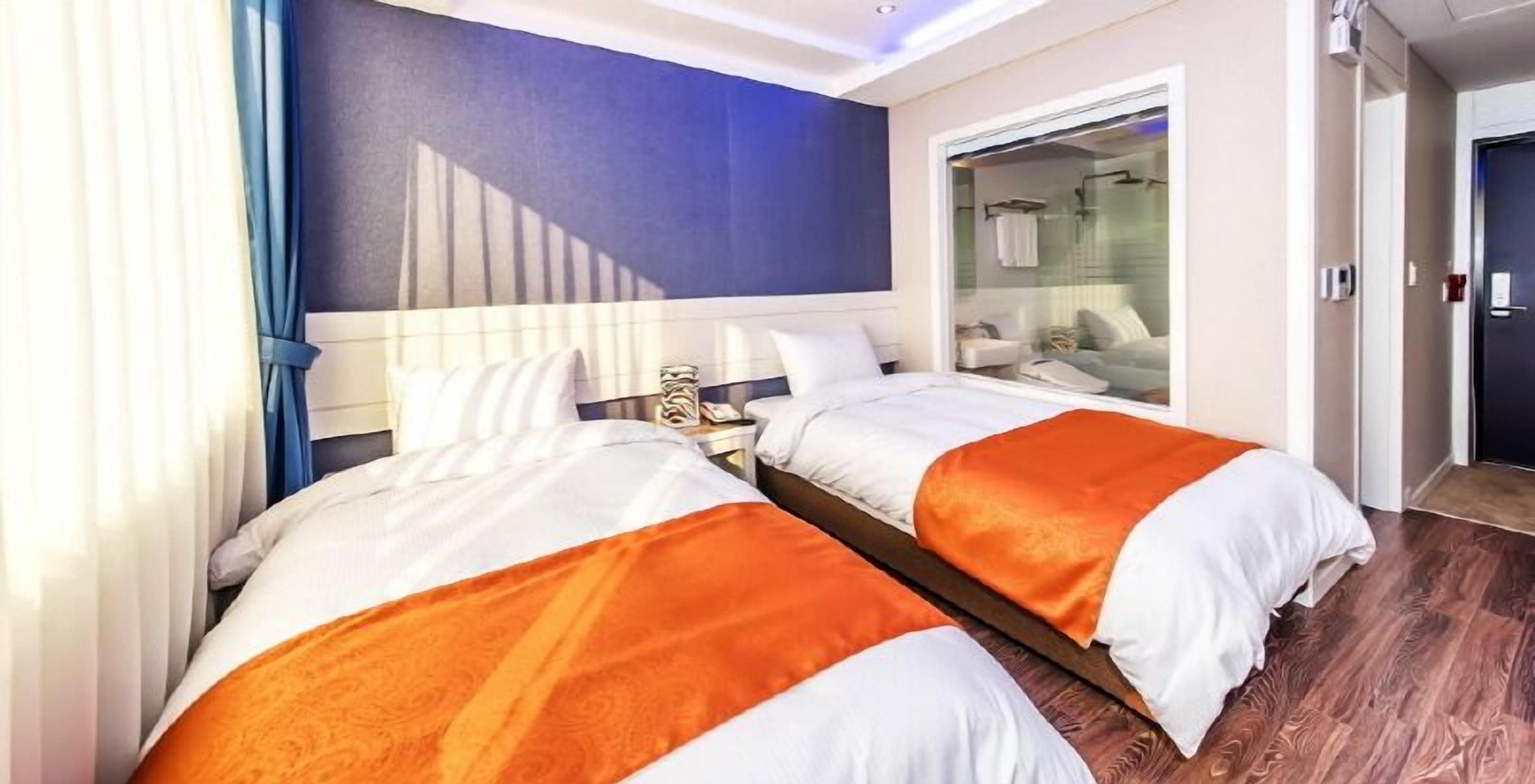 standard twin room | 1 bedroom, soundproofing, free wifi, bed sheets