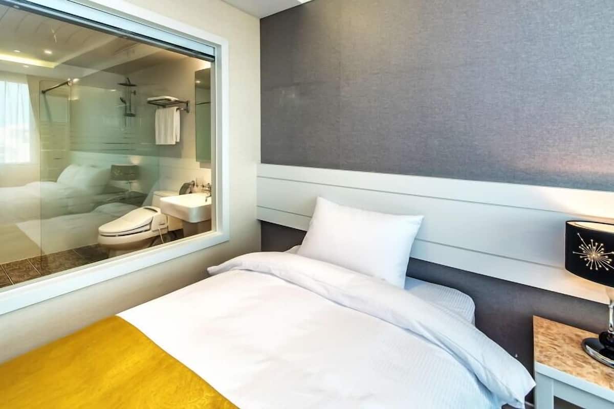superior deluxe twin room | 1 bedroom, soundproofing, free wifi, bed sheets