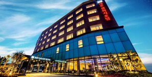 Front of property – evening/night - Jeju Galaxy Hotel (Jeju City)