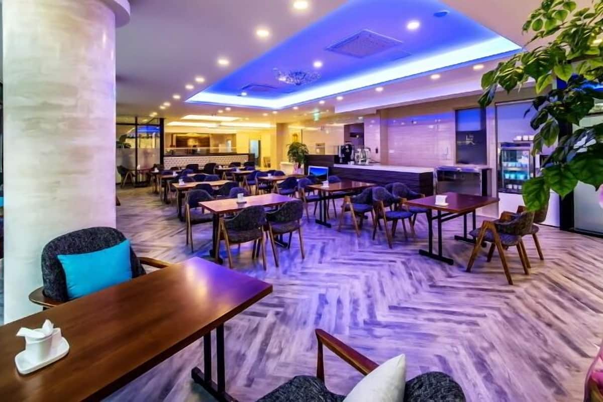 daily buffet breakfast (krw 10000 per person)