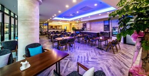 Daily buffet breakfast (KRW 10000 per person)