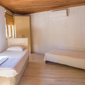 Kamar Double atau Twin Standar | Wi-Fi gratis dan seprai linen