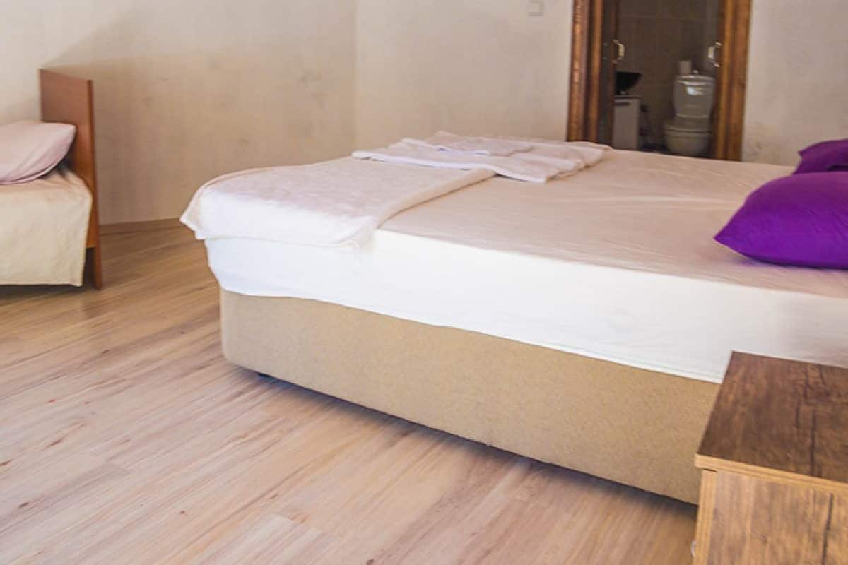 Wifi gratis y ropa de cama