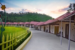 Garden view - Praveg Tent City Narmada, Statue of Unity (Garudeshwar)