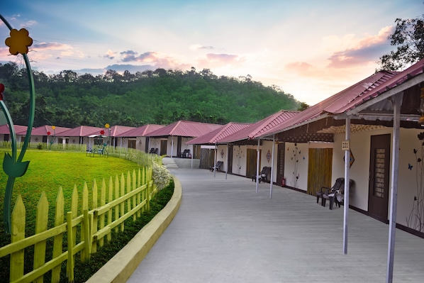 Premium Tent, 1 Double Bed | Garden view - Praveg Tent City Narmada, Statue of Unity (Garudeshwar)