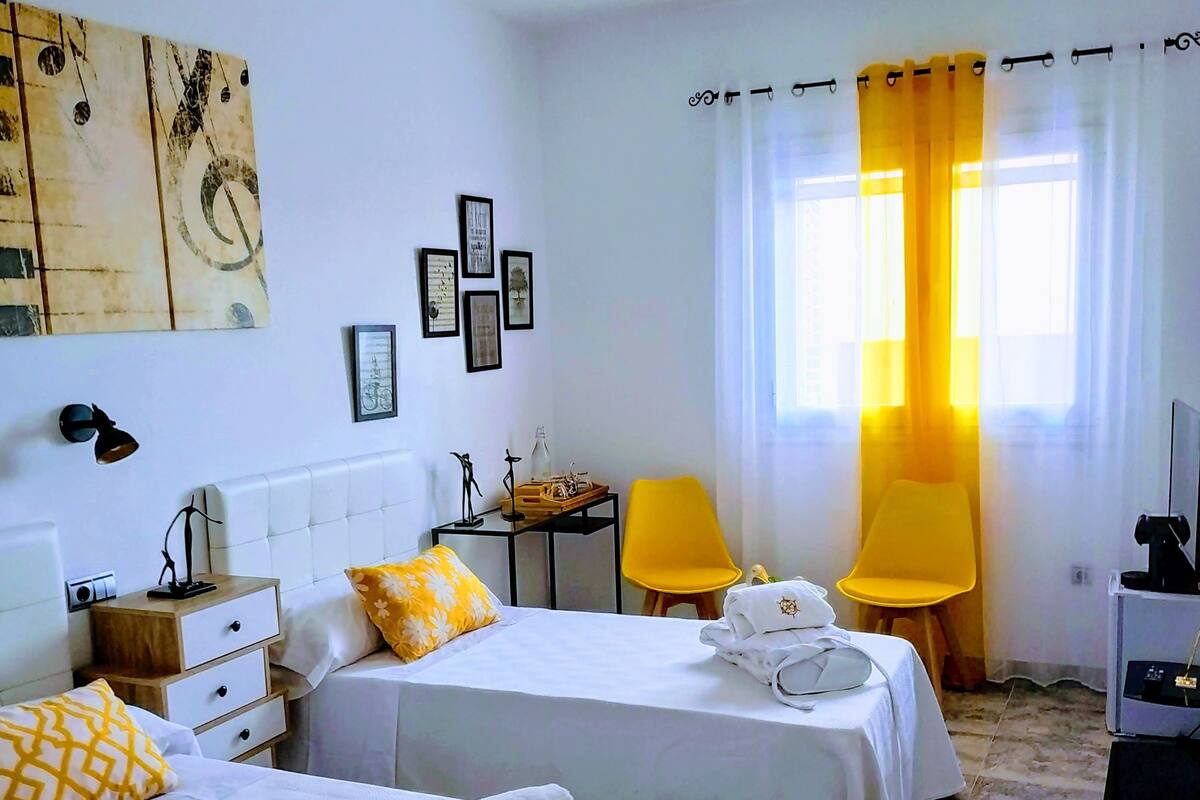 Superior Double Room, 2 Single Beds, Pool View | Premium bedding, in-room safe, individually decorated
