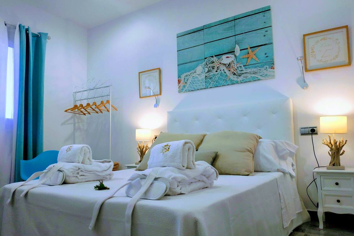 Deluxe Triple Room, Mountain View | Premium bedding, in-room safe, individually decorated