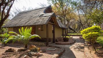 Luxury Bungalow, 2 Twin Beds, River View | Egyptian cotton sheets, premium bedding, minibar, in-room safe