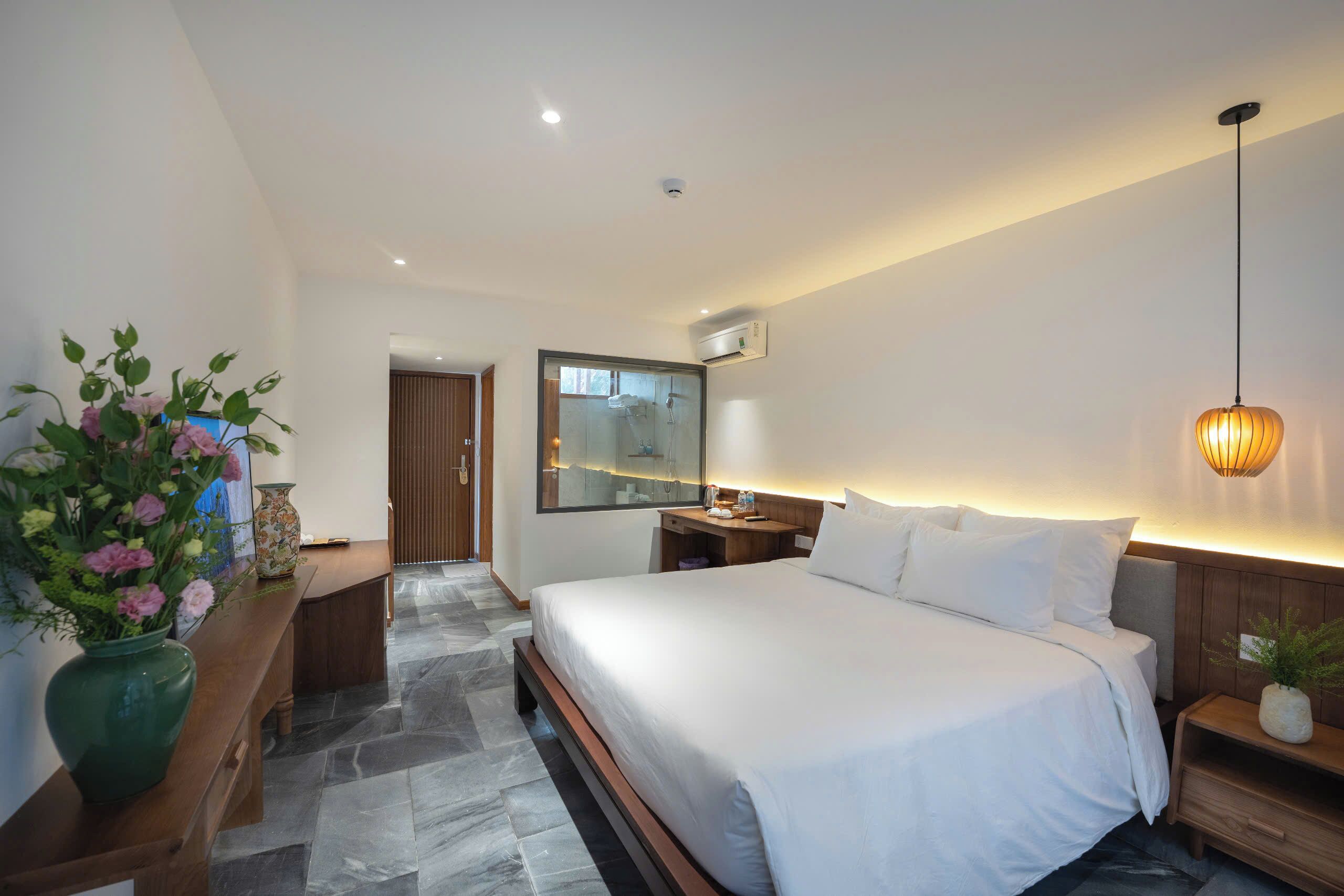 superior room, pool view | 1 bedroom, minibar, in-room safe, desk