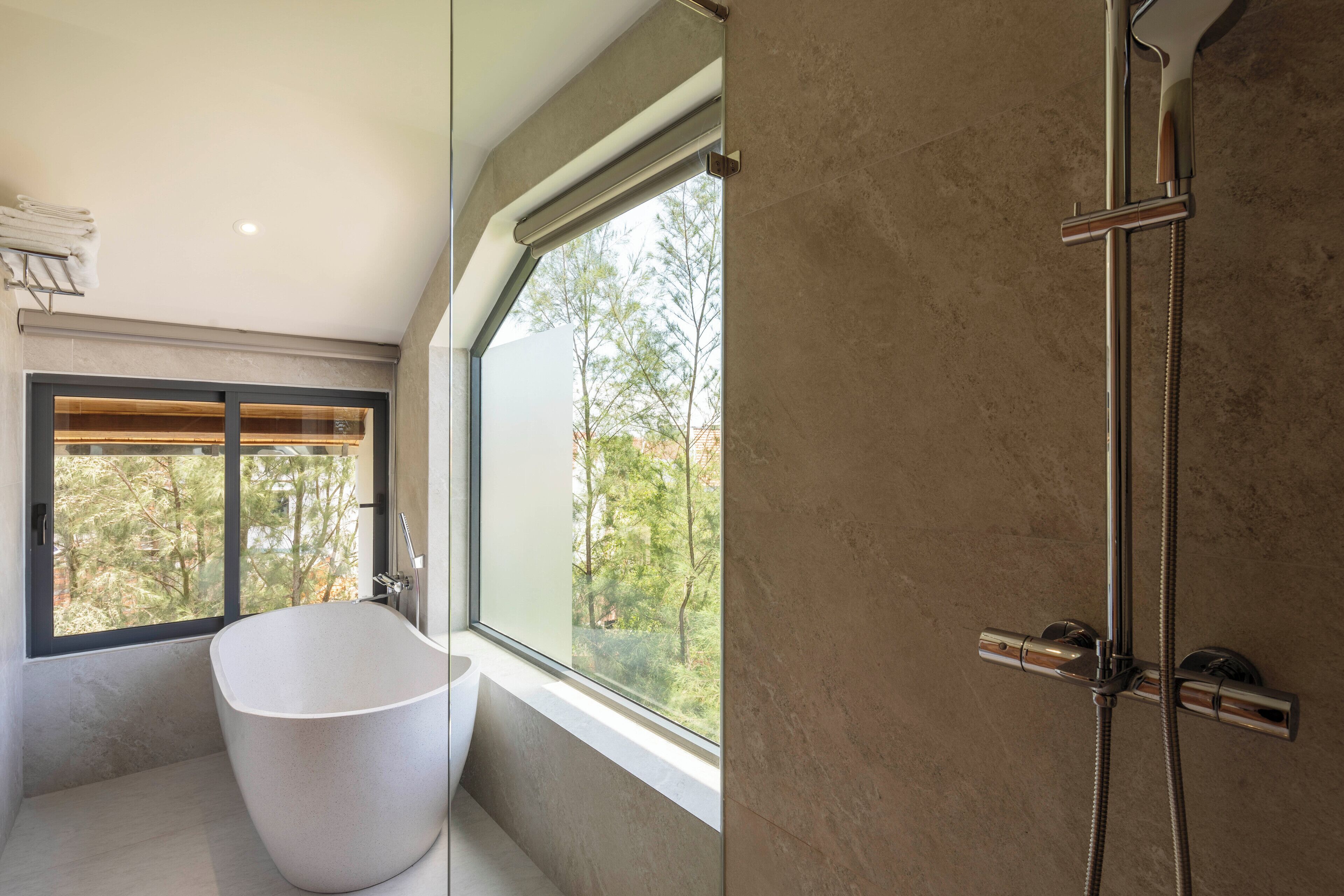 premier room, partial sea view | bathroom | shower, rainfall showerhead, free toiletries, hair dryer