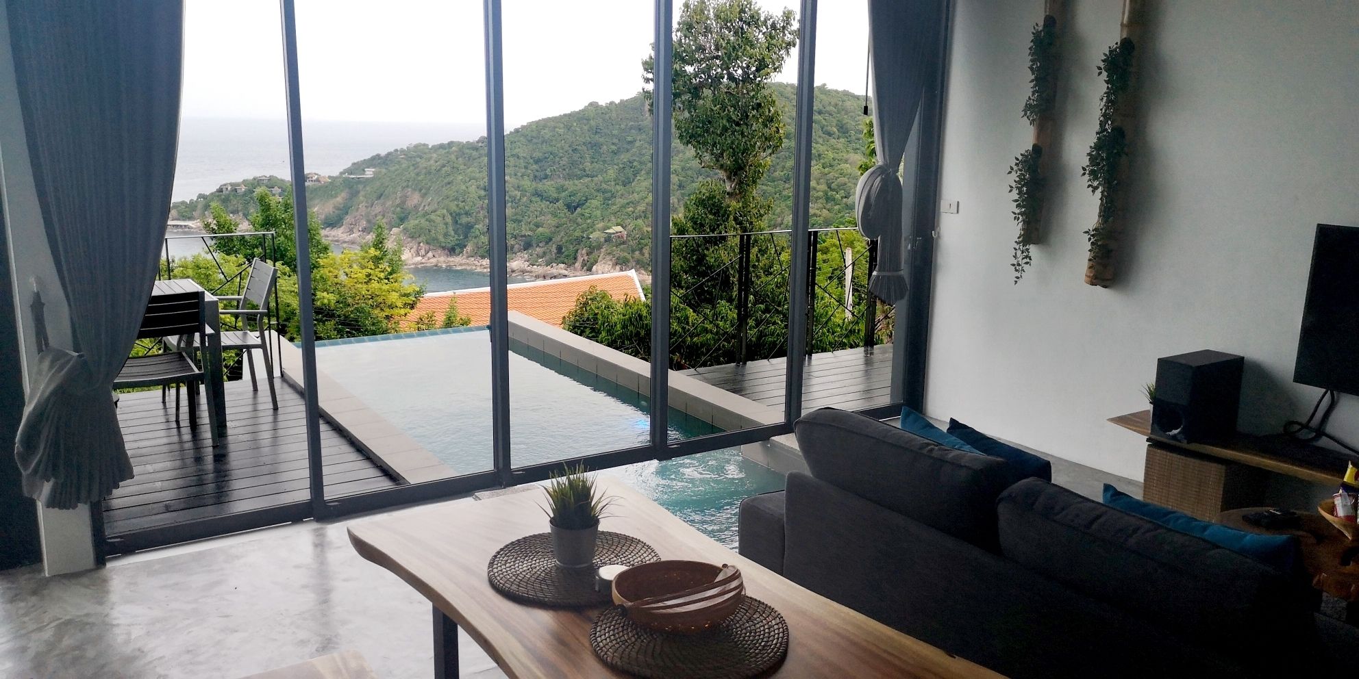 Premium-Villa, 2 Schlafzimmer | Wohnbereich | 48-Zoll-Flachbildfernseher mit Digitalempfang, Smart-TV, Netflix