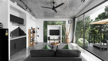 1-Bedroom Pool Villa (Green) | Woonruimte | Een 48-inch flatscreentelevisie met digitale zenders en een smart-tv