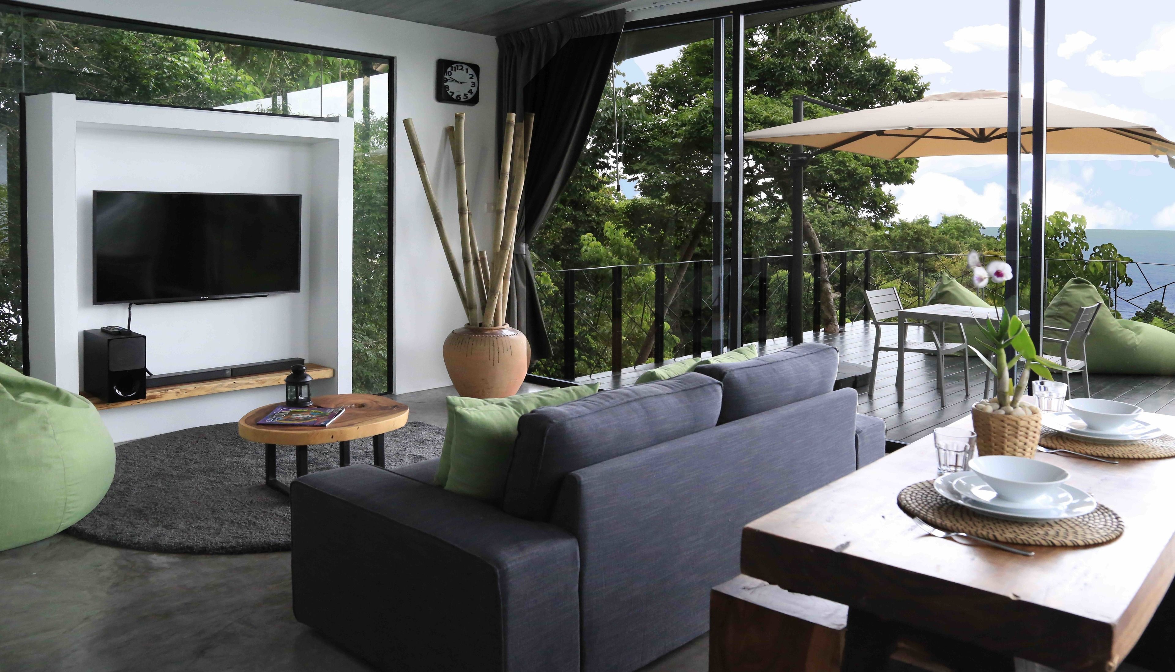 Villa Green Leaf (1-Bedroom Pool Villa) | Living area | 48-inch flat-screen TV with digital channels, Smart TV, Netflix