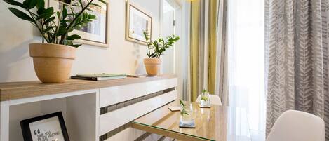 تناول الطعام داخل الغرفة