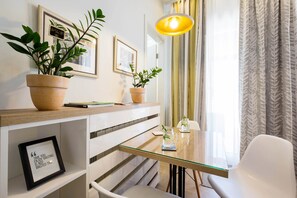 Lägenhet Panoramic - 1 queensize-säng med bäddsoffa - terrass - utsikt mot staden | Matservice på rummet