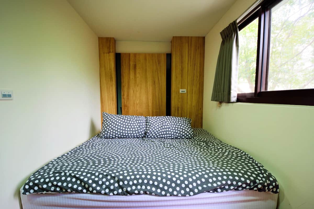 Business Double Room, 1 King Bed, Non Smoking