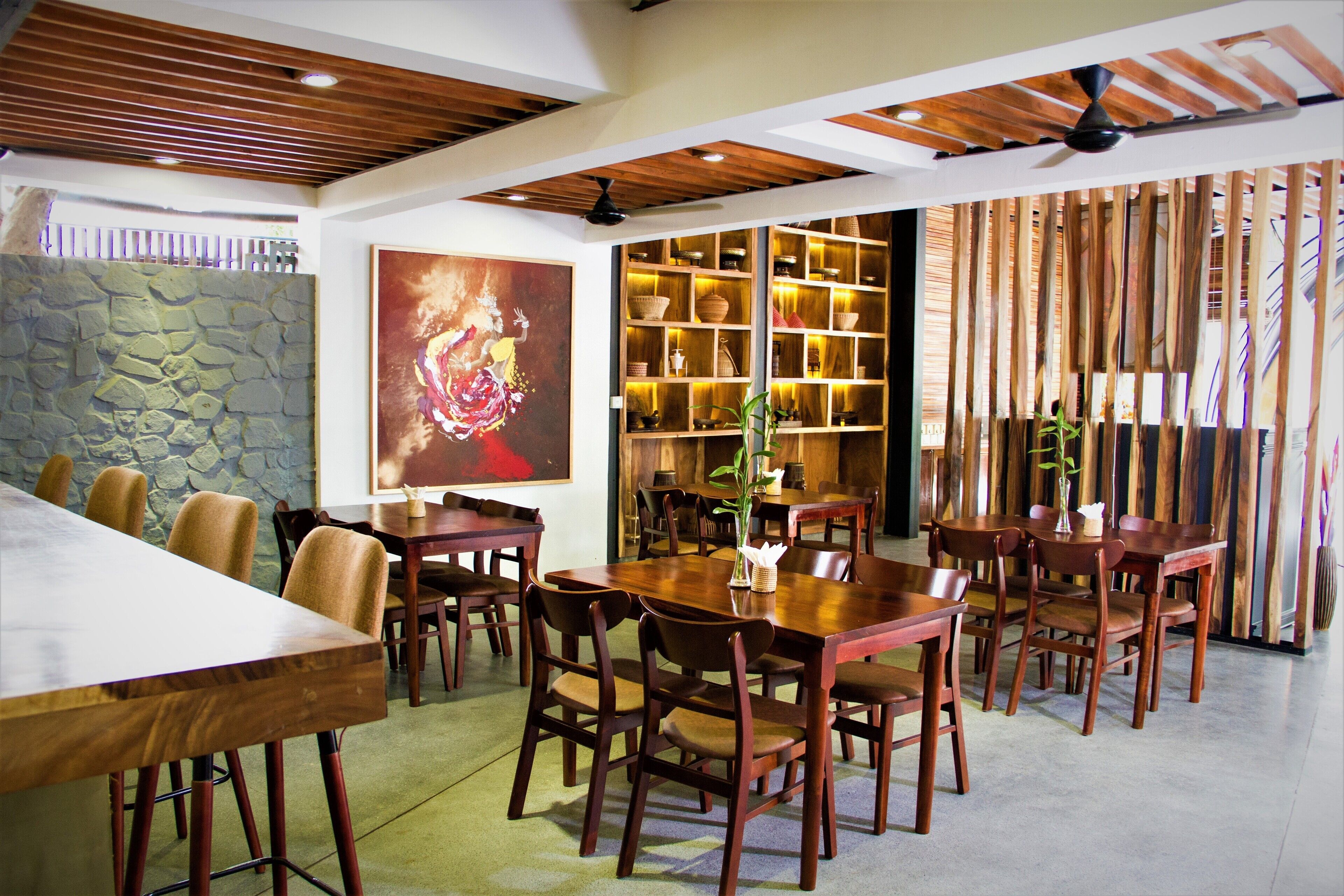 breakfast, lunch, dinner served; local and international cuisine