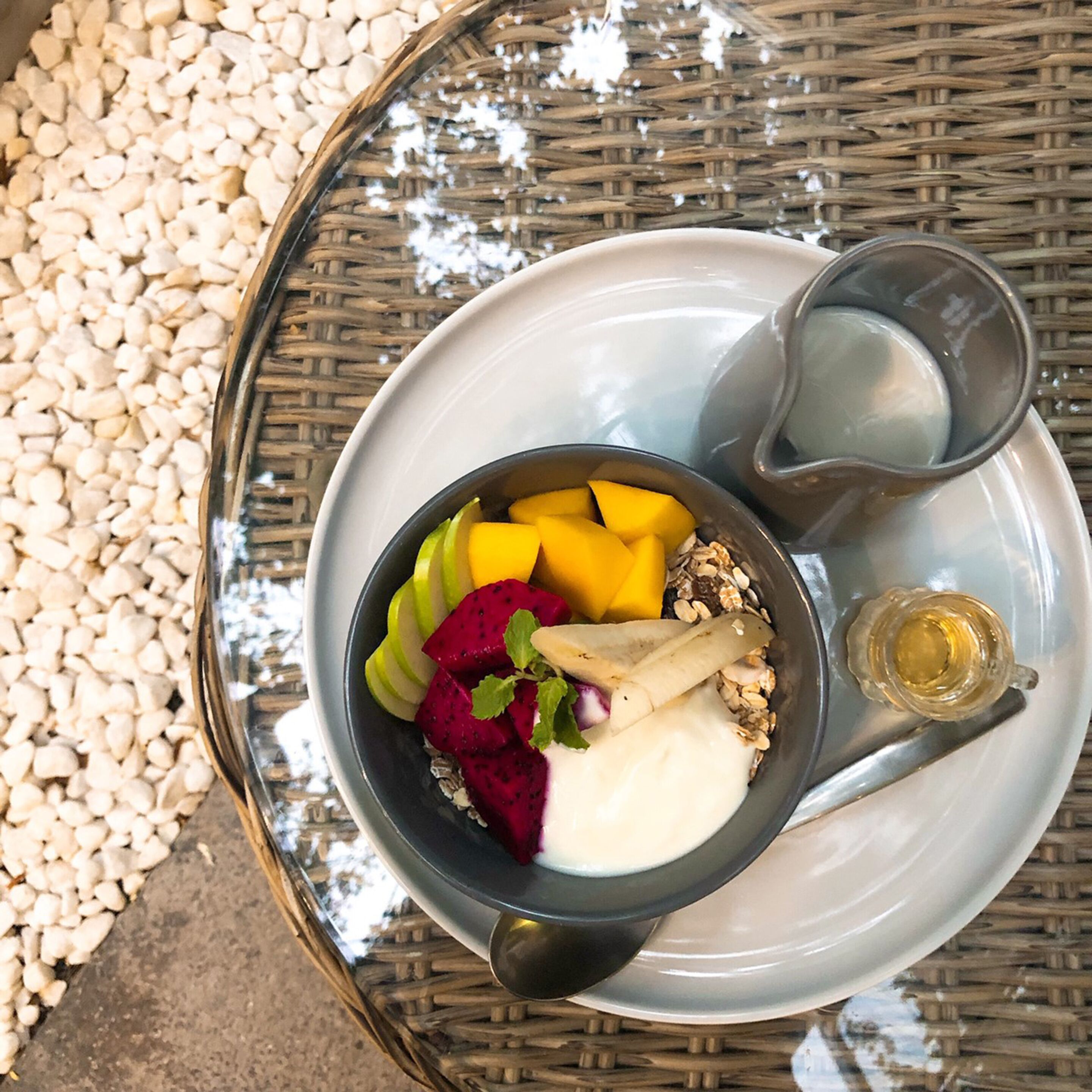 daily cooked-to-order breakfast (usd 5 per person)