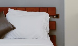 ميني بار وخزنة داخل الغرفة وواي فاي مجانًا