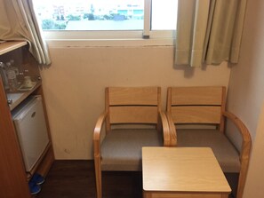 Chambre familiale | Bureau, rideaux d’obscurcissement, accès au Wi-Fi (inclus)