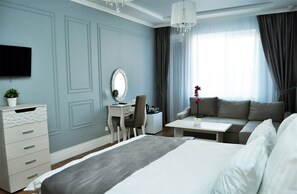 Junior-sviitti, 1 keskisuuri parisänky | Tallelokero huoneessa, yksilöllisesti sisustettu