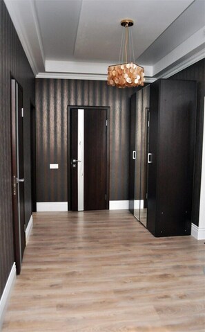 Comfort-huoneisto, 2 keskisuurta parisänkyä, tupakointi kielletty | Tallelokero huoneessa, yksilöllisesti sisustettu