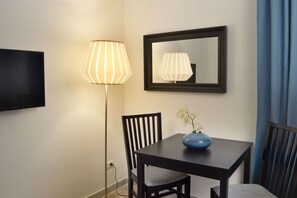 Classic Double Room | Room amenity - B&B La Locanda dell'Arte Museo (Naples)