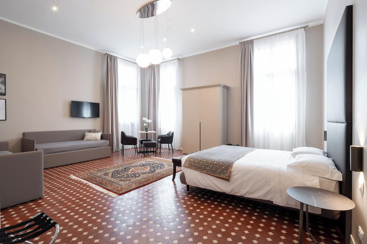 Junior Suite (Superior Historical room)