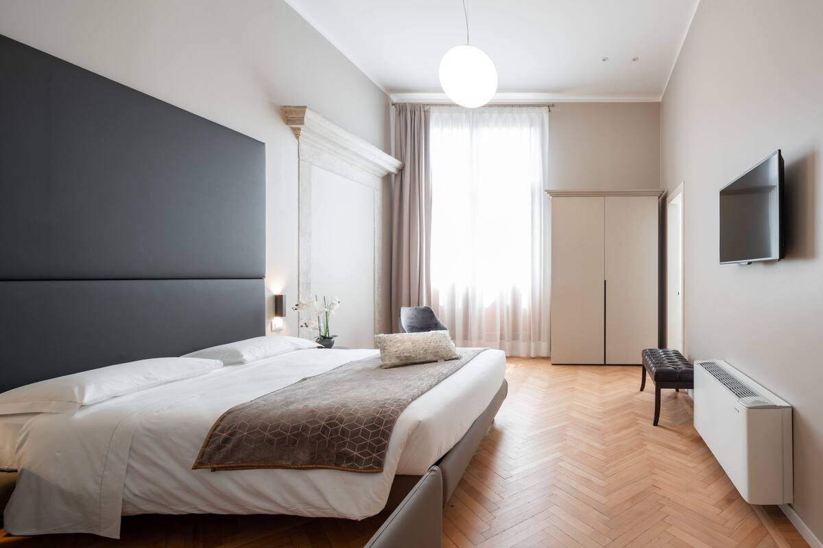 Junior Suite, Balcony | Premium bedding, down comforters, Select Comfort beds, in-room safe