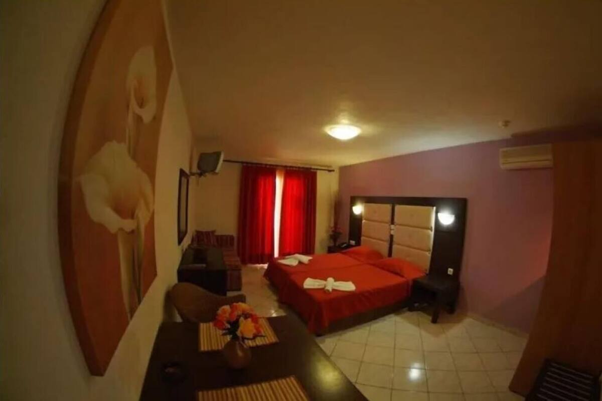 Deluxe Double or Twin Room | Soundproofing, WiFi (free), bed sheets