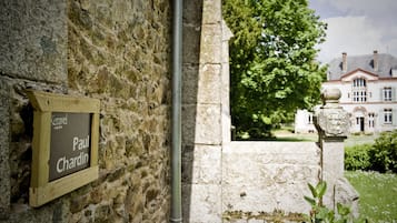Family Cottage, Multiple Beds, Non Smoking, Garden View (016 Chardin) | Terrace/patio