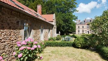 Family Cottage, Multiple Beds, Non Smoking (017 Dauzat) | Individually decorated, individually furnished