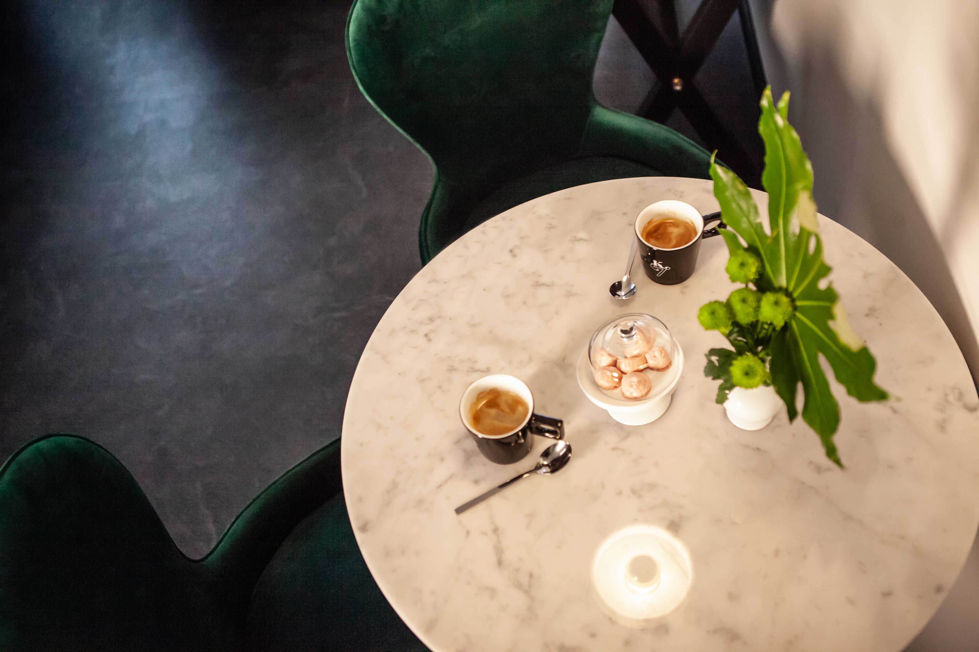 flat-screen tv, tablet