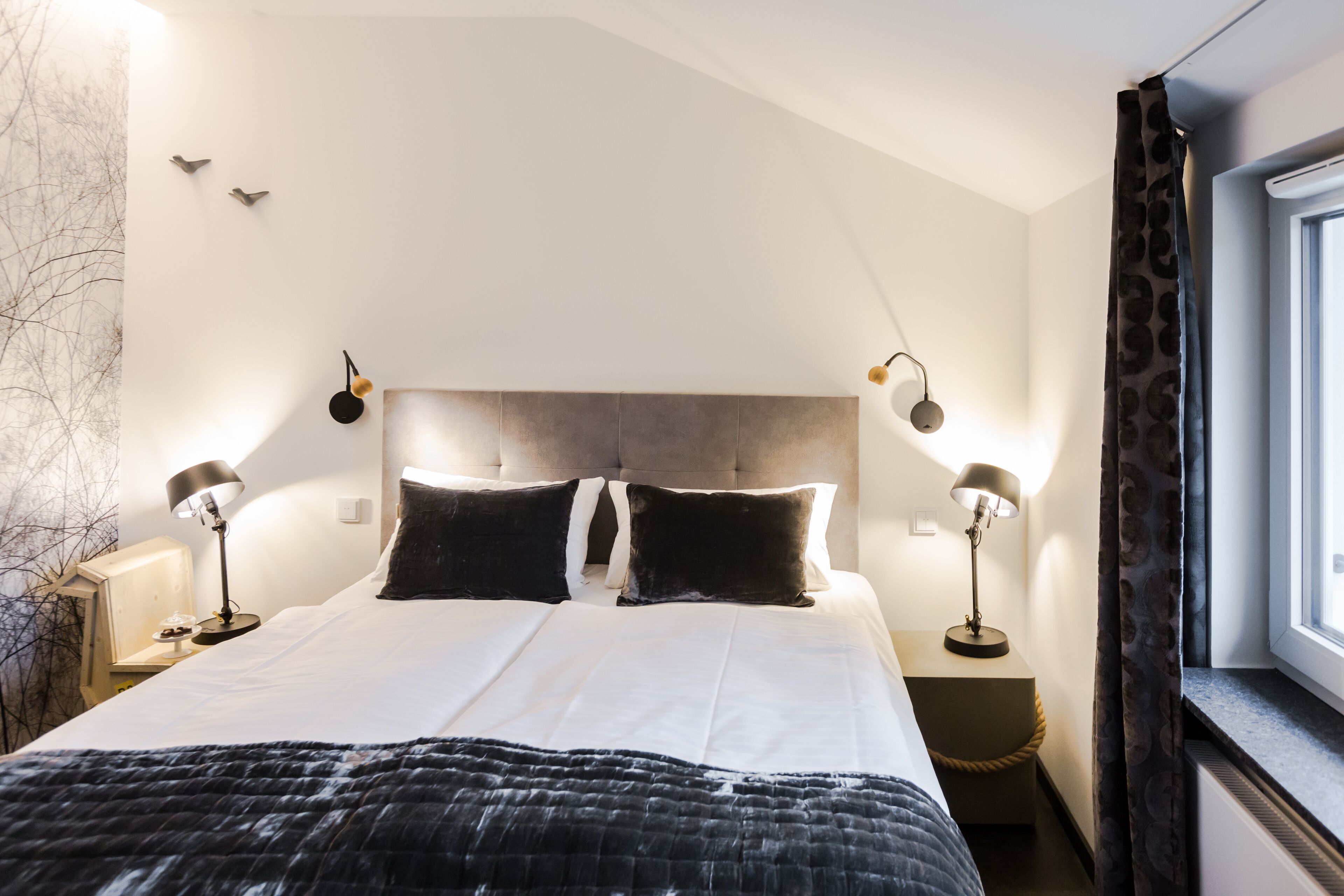 design double room single use | hypo-allergenic bedding, in-room safe, desk, laptop workspace