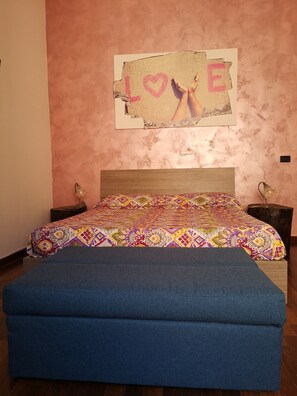Deluxe Double Room | Desk, soundproofing, free WiFi, bed sheets - Smiling Naples (Naples)
