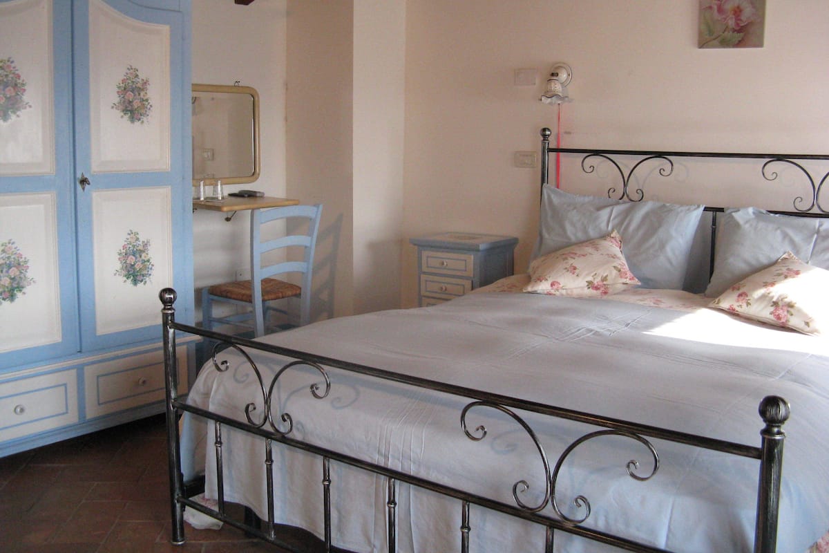 Romantische kamer | Luxe beddengoed, donzen dekbedden, individueel gedecoreerd
