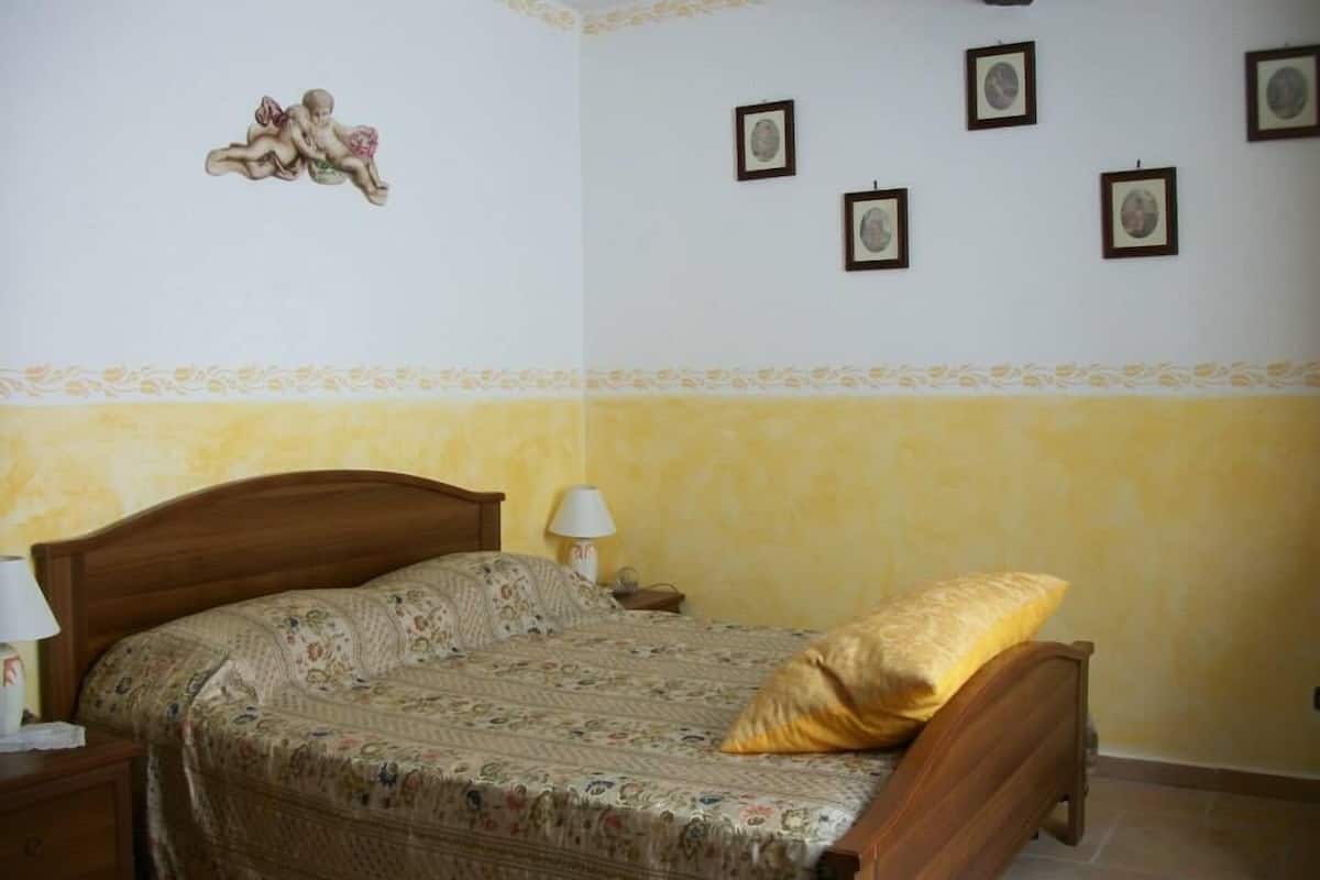 Habitación doble, baño compartido | Ropa de cama