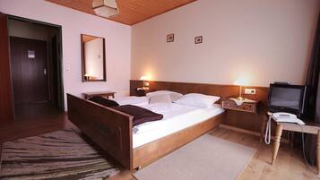 Free WiFi, bed sheets