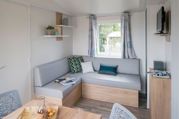 Mobile Home, 3 Bedrooms | Living area | Flat-screen TV, ping pong - Domaine Du Blanc Pignon (La Calotterie)