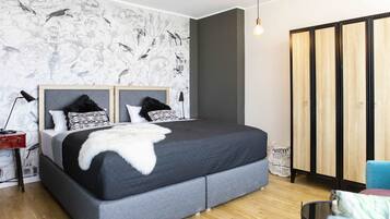 Design Apartment, 2 Single Beds, Non Smoking, City View | 1 bedroom, hypo-allergenic bedding, individually decorated, desk